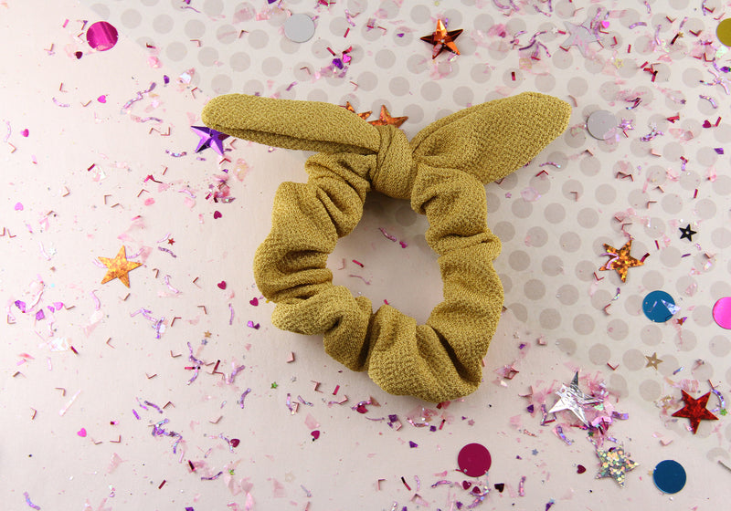 Scrunchie con Mono Texturas color amarillo